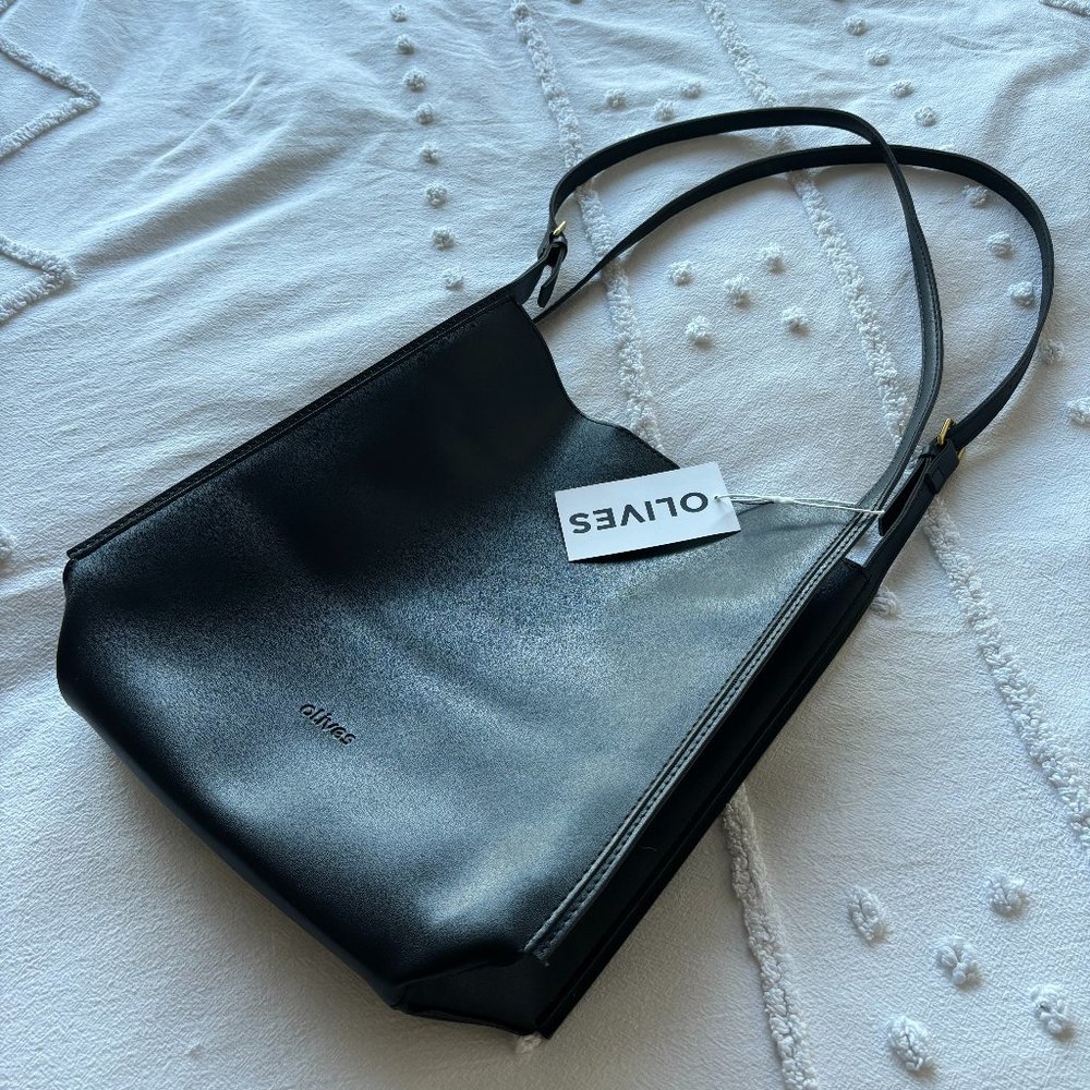 Olives Vegan Leather Tote (Black)